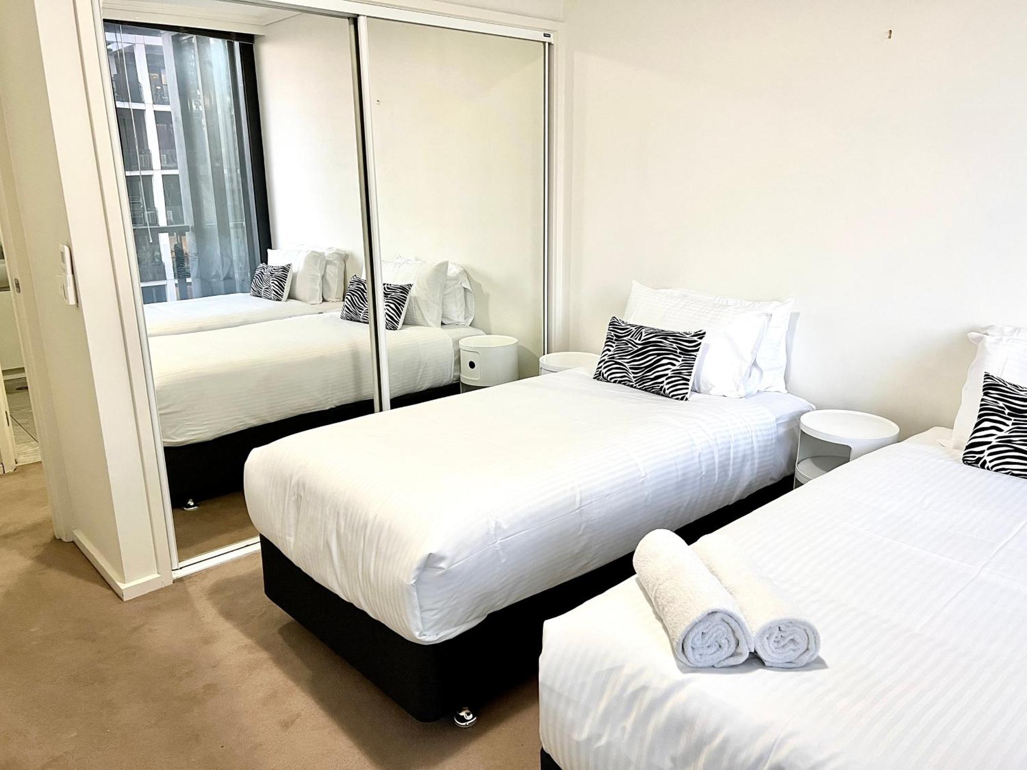 Readyset Apartments At Sentinel Melbourne Exterior photo